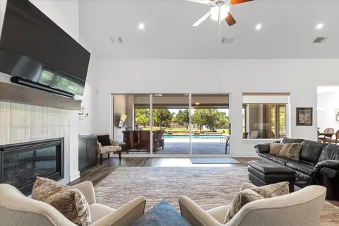 $1,799,999 | 10912 Seawall Drive, Austin, TX 78737