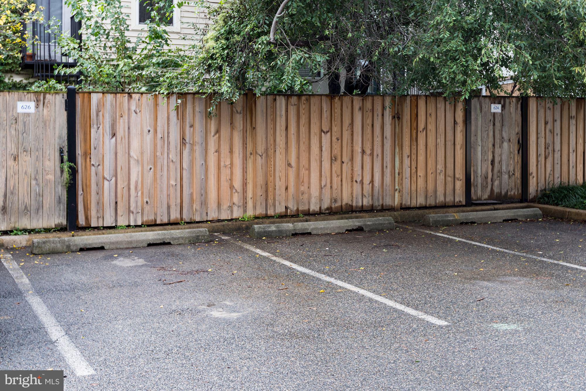 625 Ellen Wilson Place Southeast Washington, DC 20003 - Photo 19 of 26 a view of a wooden fence