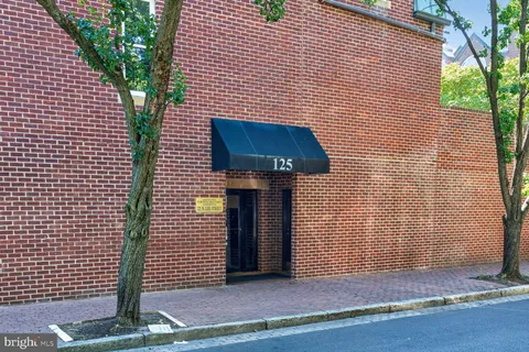 $549,900 | 125 North Lee Street, Unit DH407, Alexandria, VA 22314