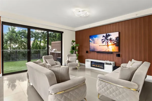 $2,099,000 | 3040 North Ocean Boulevard, Unit N101, Fort Lauderdale, FL 33308