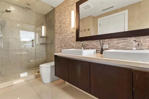 $2,099,000 | 3040 North Ocean Boulevard, Unit N101, Fort Lauderdale, FL 33308