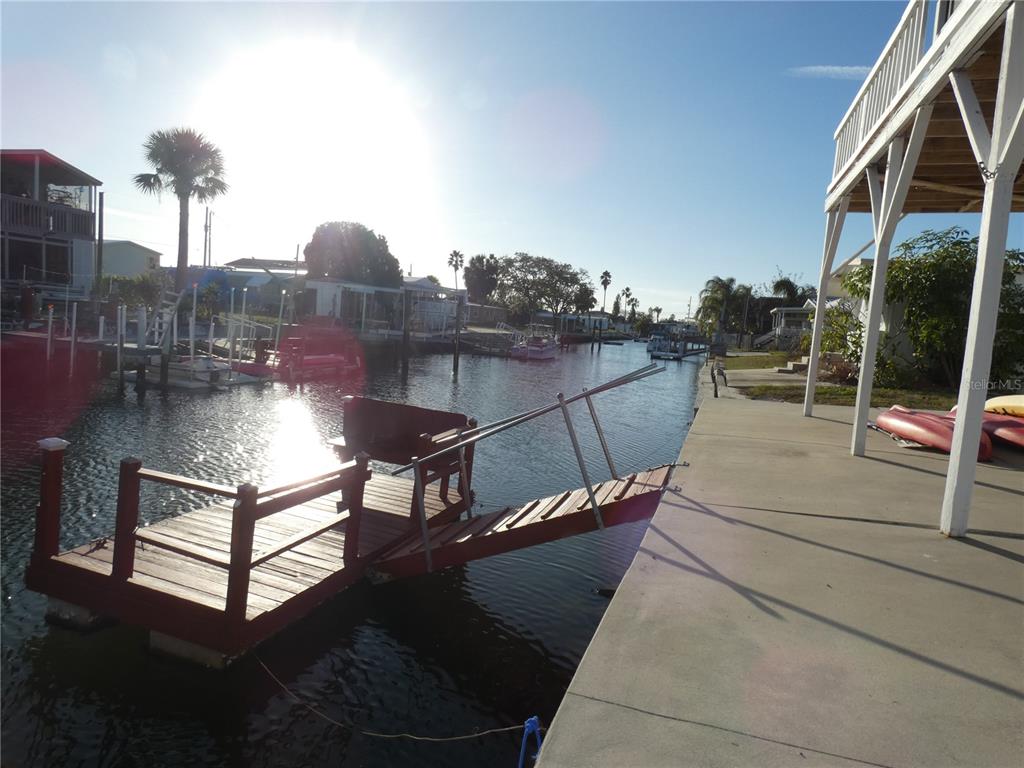 6814 Gull Lane Hudson, FL 34667 - Photo 3 of 51