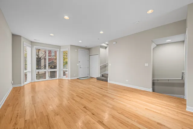 $3,200 | 86 Legacy Lane, Wheeling, IL 60090