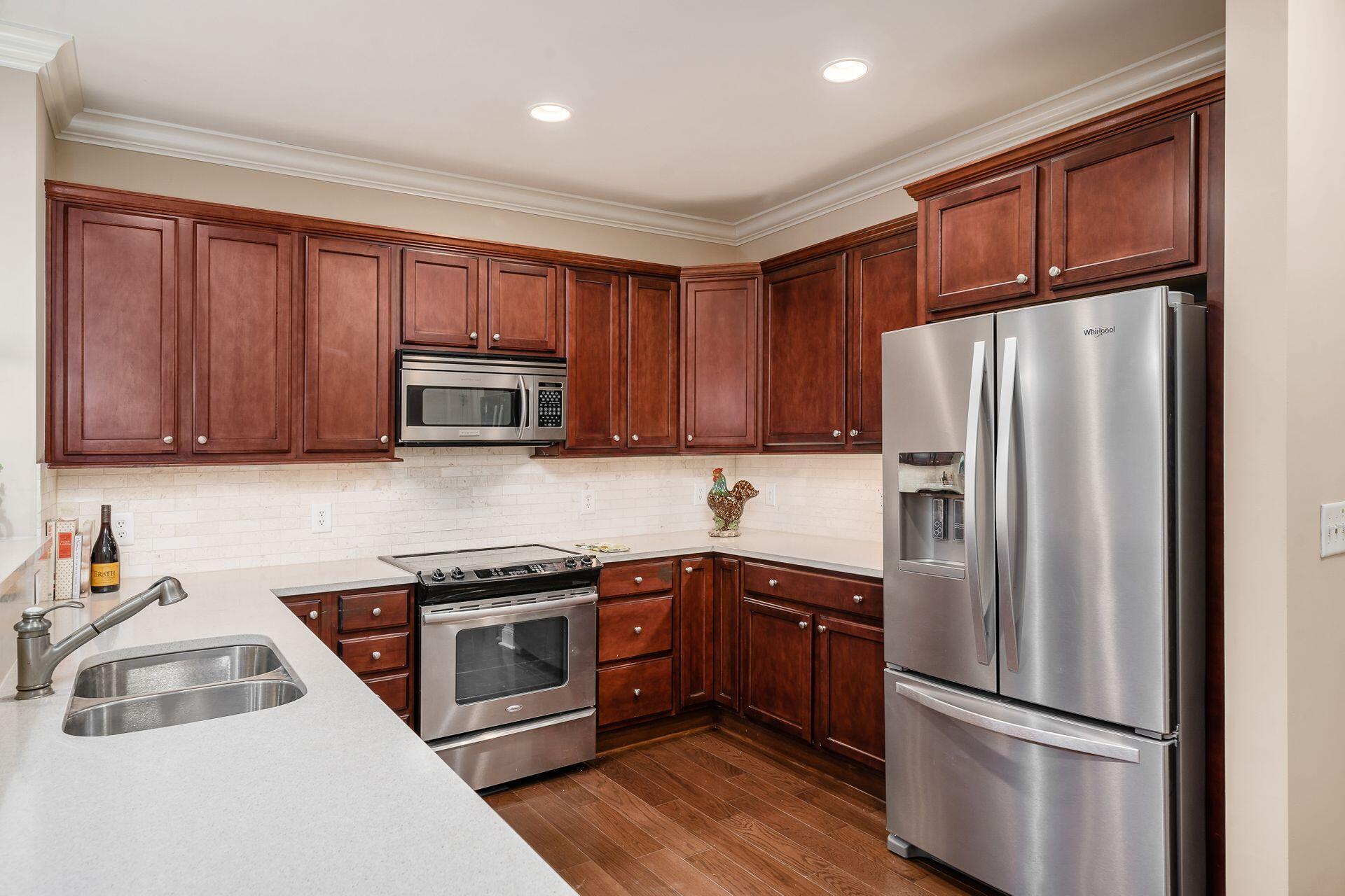 3175 Tremont Road, Unit 311 Columbus, OH 43221 - Photo 4 of 26 003_e_R 3175 Tremont Rd 009-