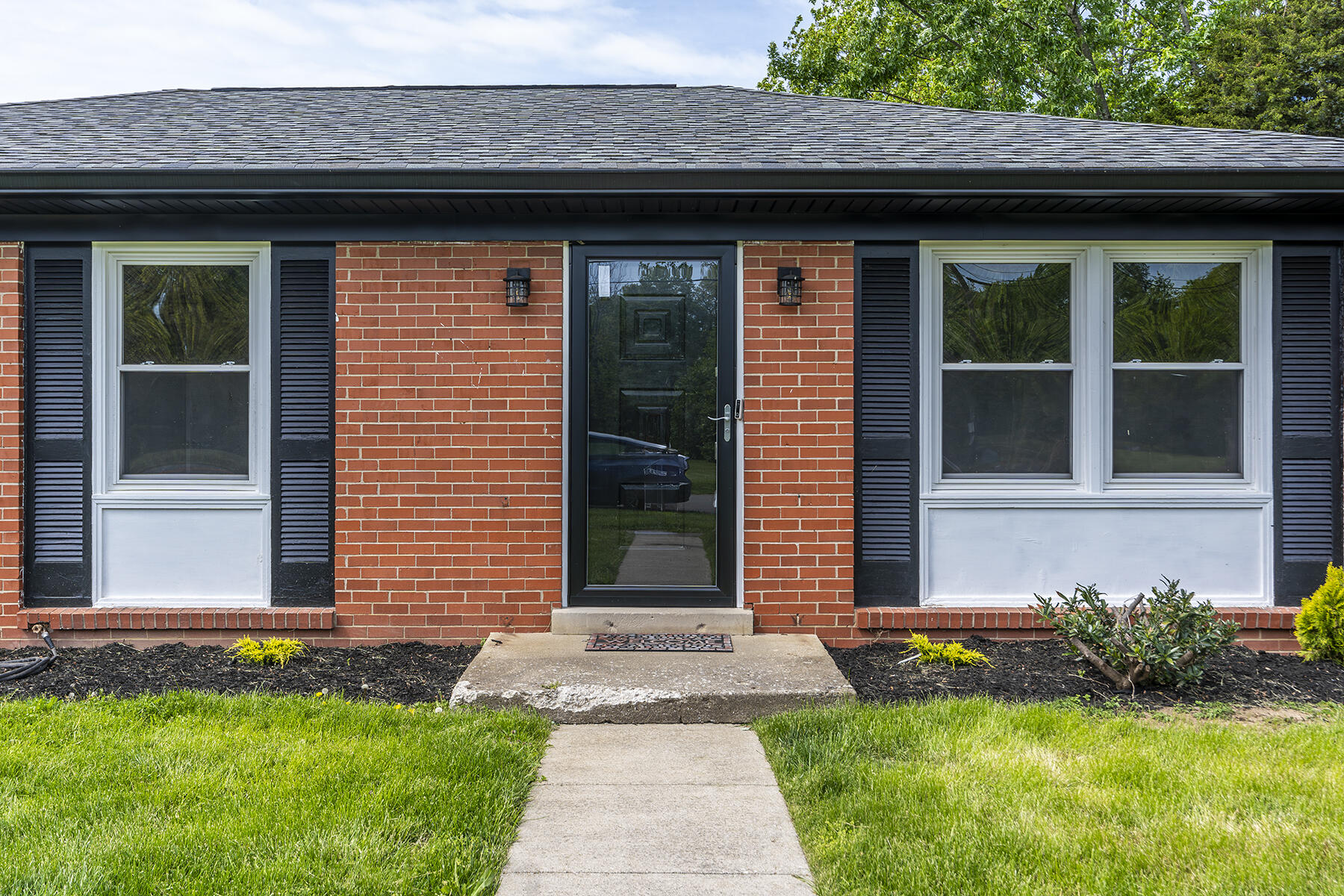676 Kingston Road Lexington, KY 40505 - Photo 4 of 31 676king04