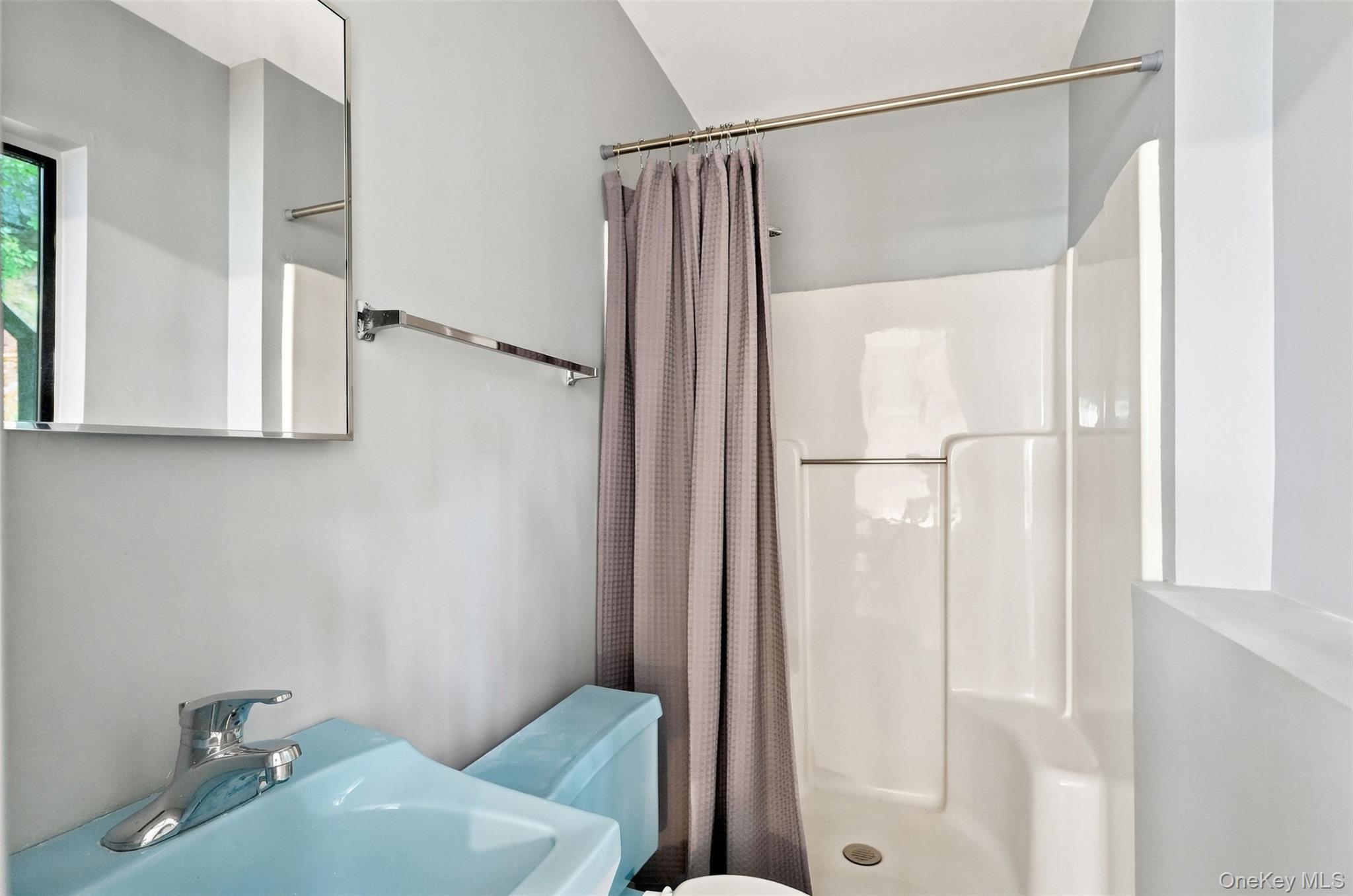 107 Sutton Park Road Poughkeepsie, NY 12603 - Photo 28 of 33 Gallery Image 28