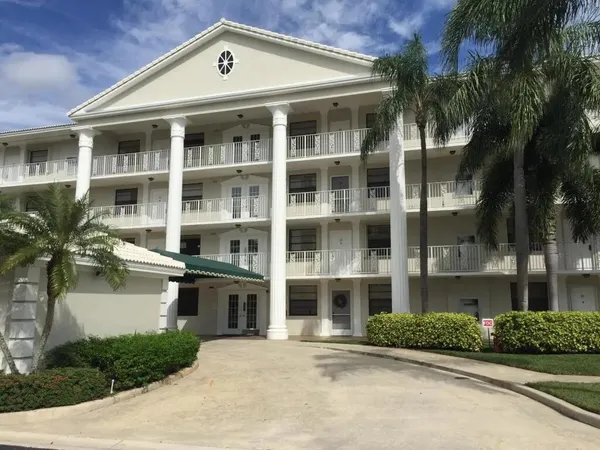 $325,000 | 6049 Balboa Circle, Unit 202, Boca Raton, FL 33433