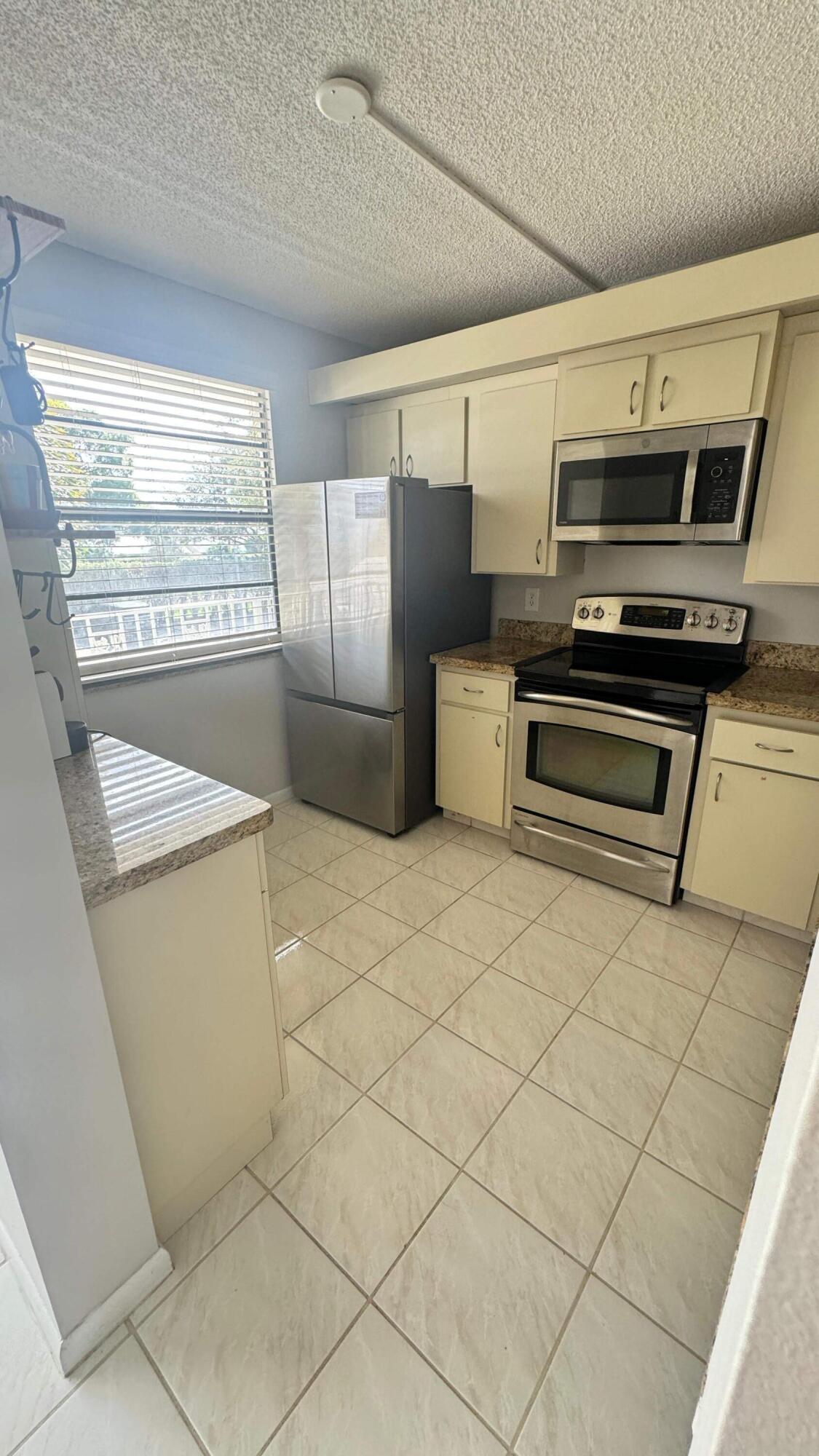 6049 Balboa Circle, Unit 202 Boca Raton, FL 33433 - Photo 3 of 24 beyc6917801d9cb3f