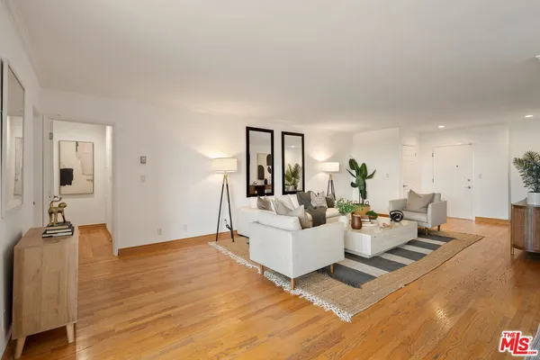 $1,199,000 | 10725 Ohio Avenue, Unit 2, Los Angeles, CA 90024