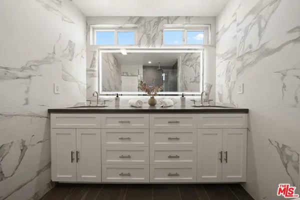 $1,199,000 | 10725 Ohio Avenue, Unit 2, Los Angeles, CA 90024