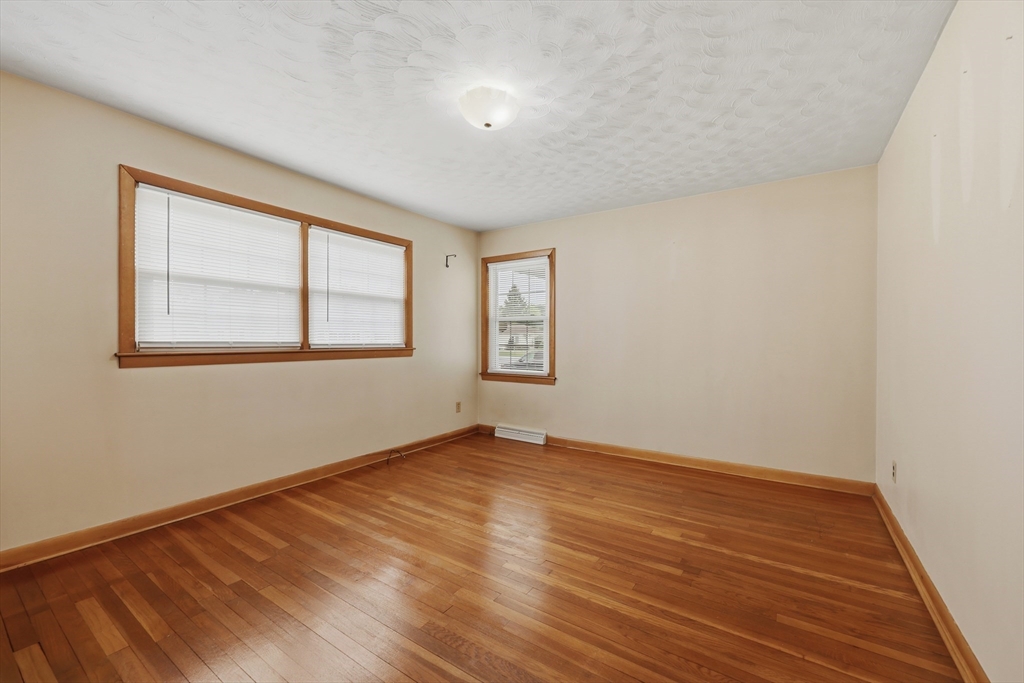 20 Elaine Street Webster, MA 01570 - Photo 14 of 24
