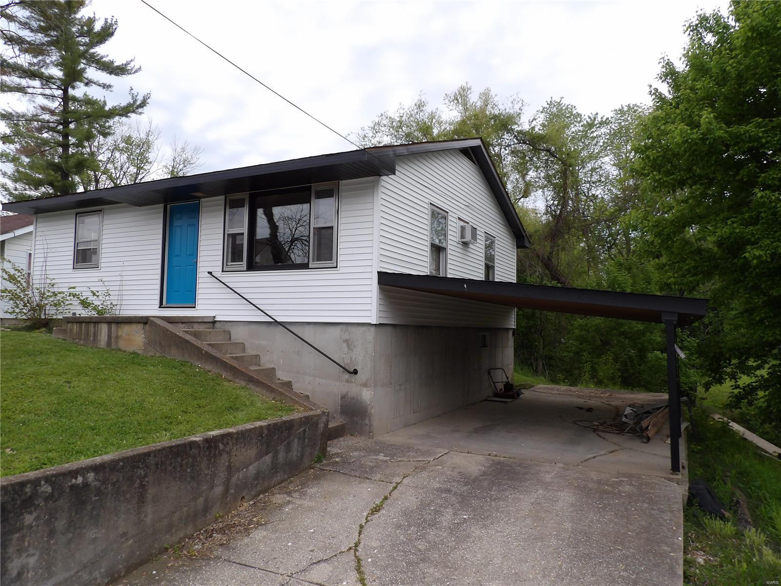 212 North County Road Hardin, IL 62047 - Photo 1 of 13 Gallery Image 1