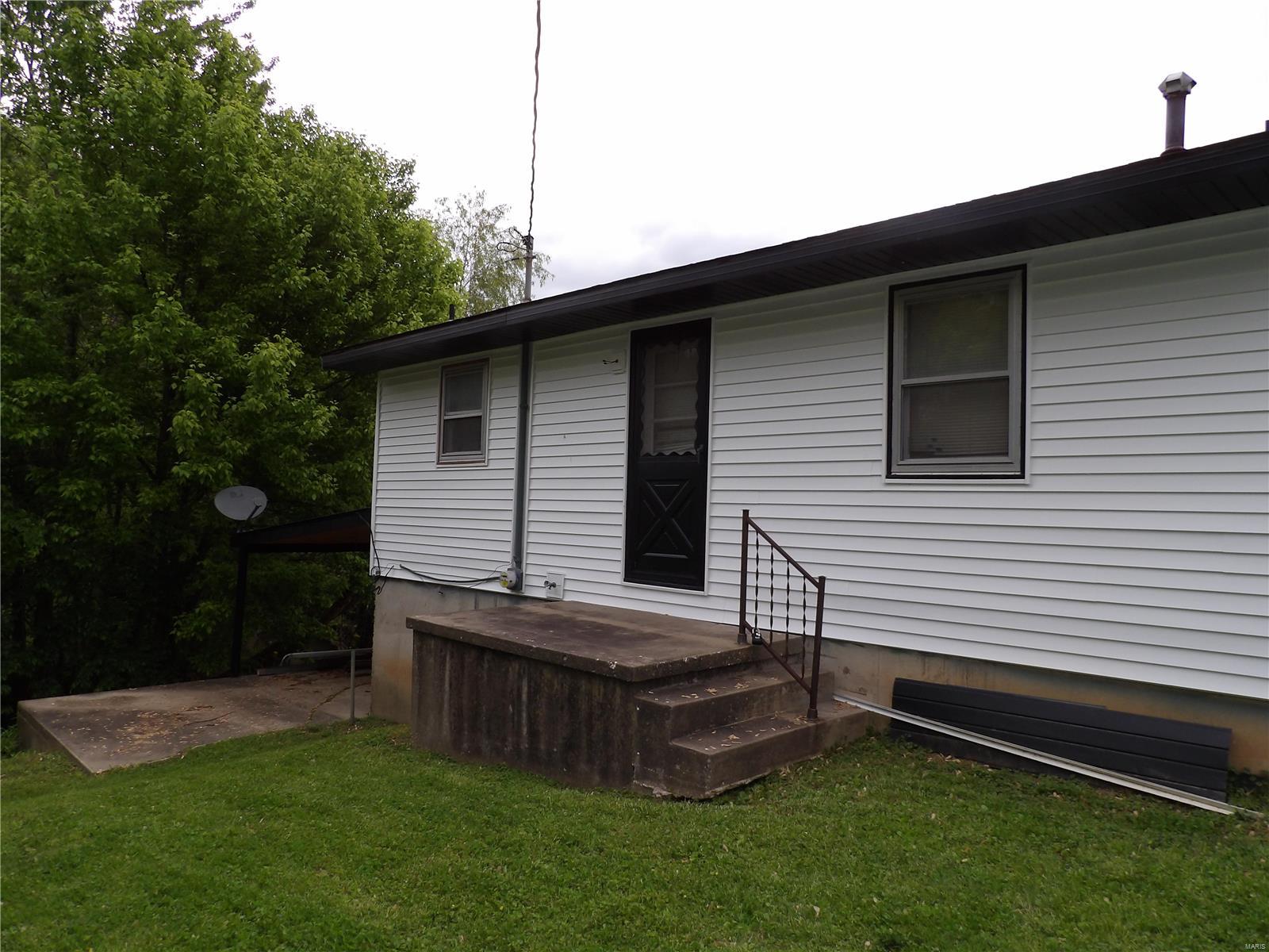 212 North County Road Hardin, IL 62047 - Photo 3 of 13 Gallery Image 3