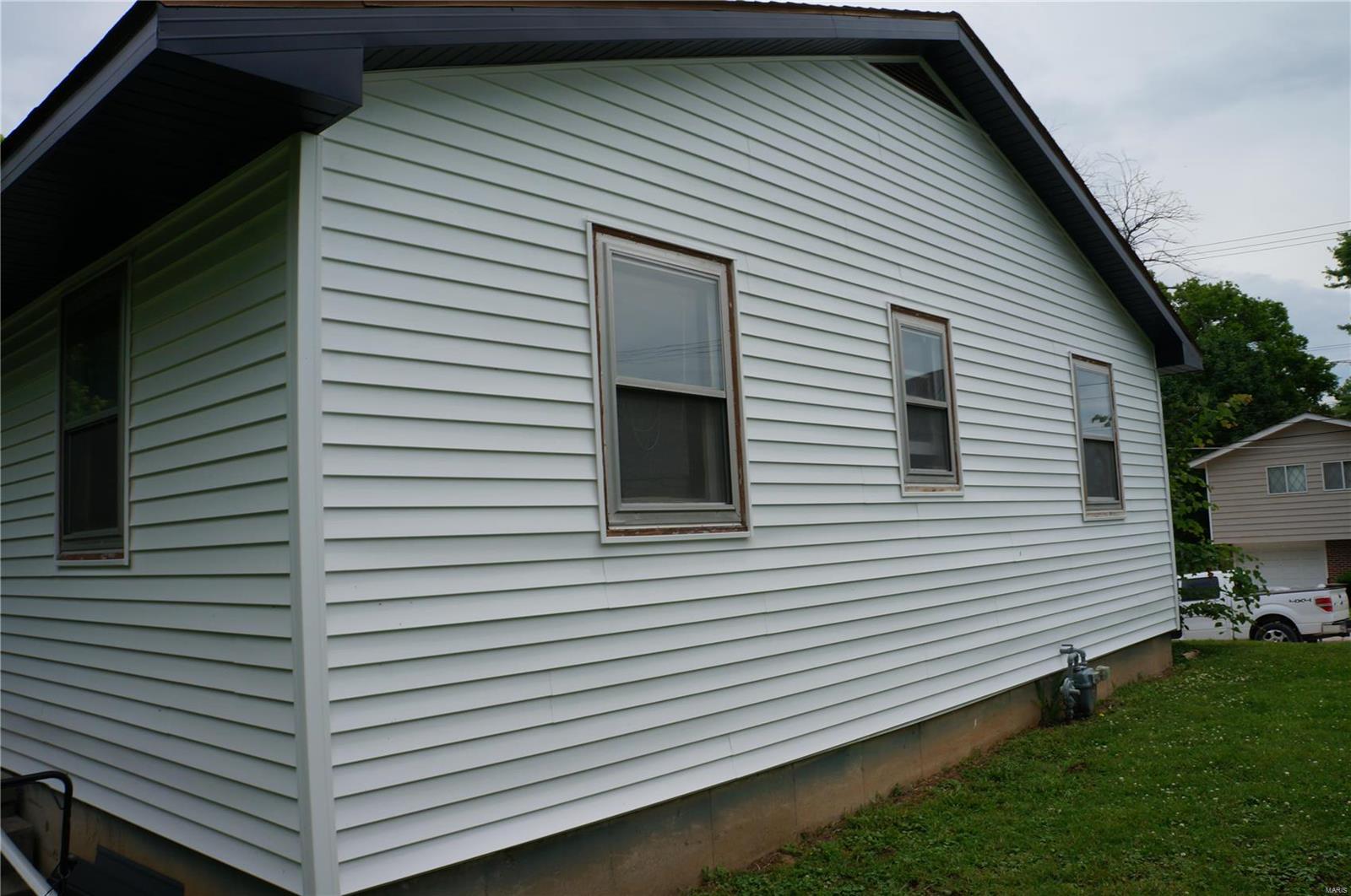 212 North County Road Hardin, IL 62047 - Photo 4 of 13 Gallery Image 4