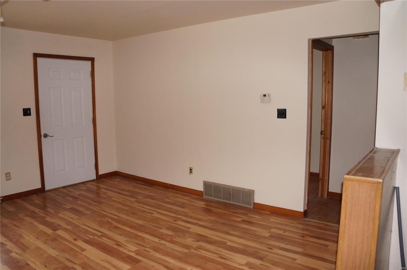 212 North County Road Hardin, IL 62047 - Photo 9 of 13 Gallery Image 9