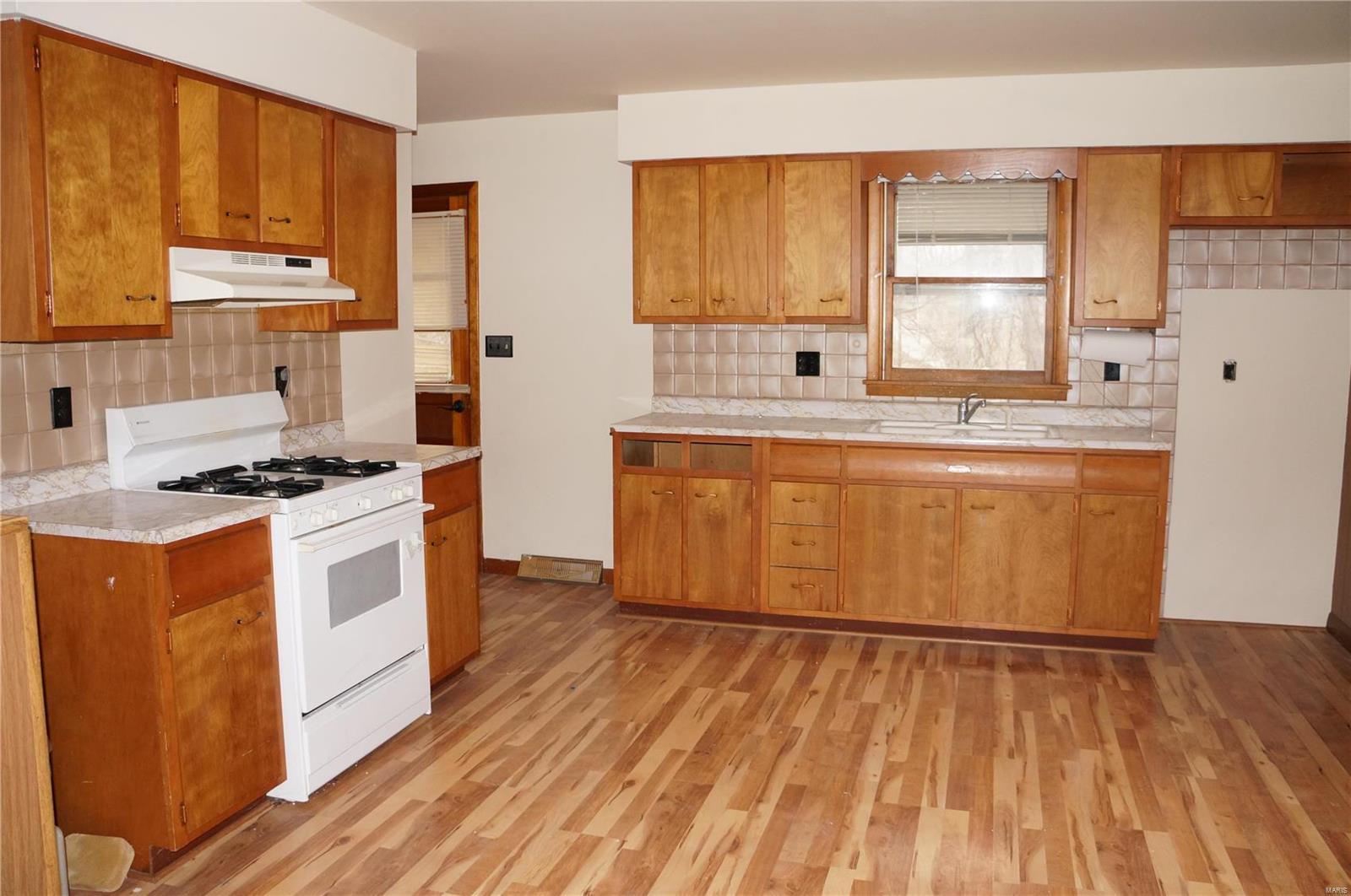 212 North County Road Hardin, IL 62047 - Photo 10 of 13 Gallery Image 10