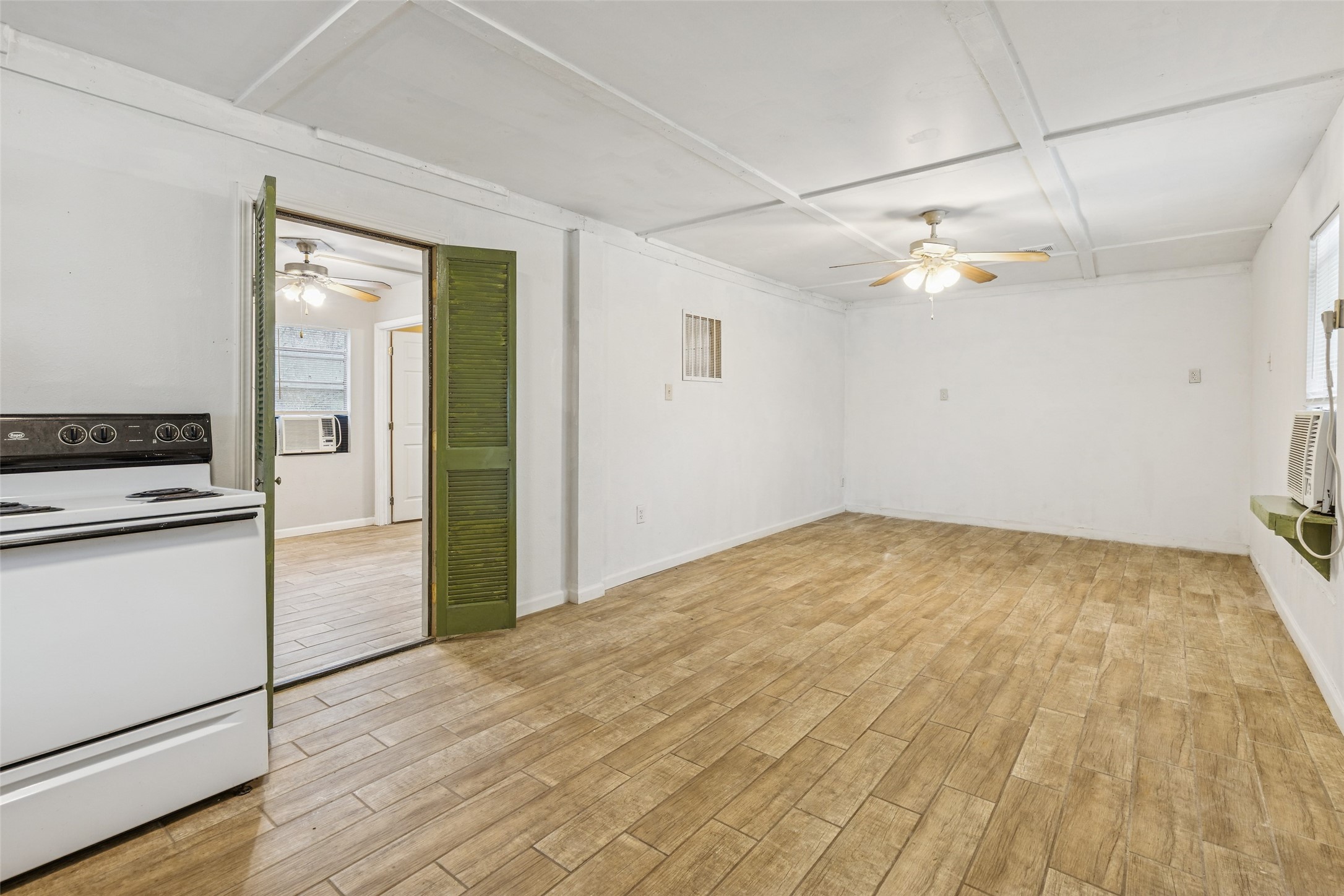 297 Peacock Path Trinity, TX 75862 - Photo 3 of 17