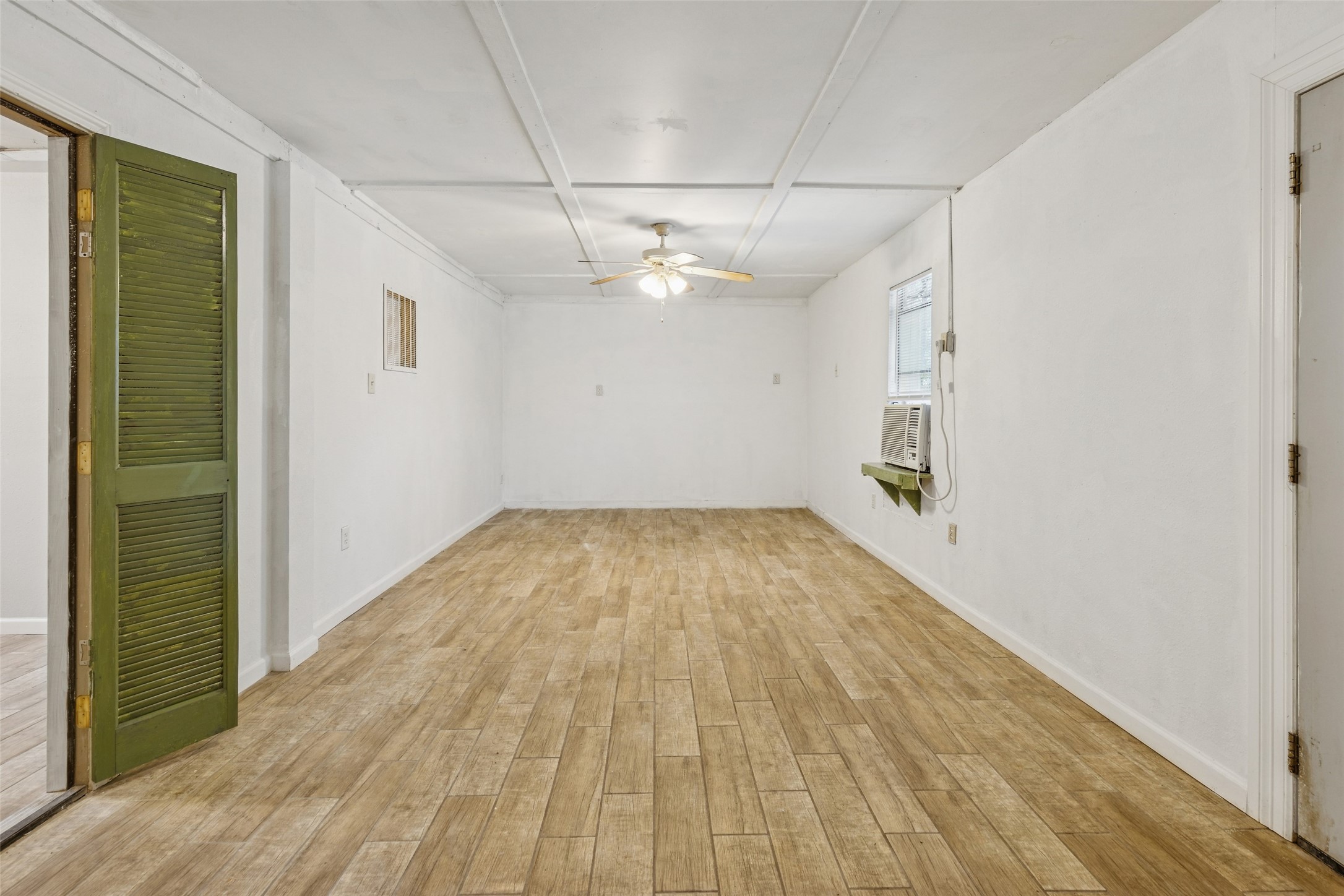 297 Peacock Path Trinity, TX 75862 - Photo 4 of 17