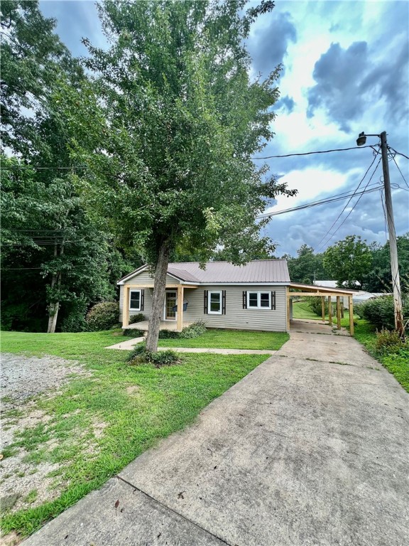 214 Friendship Road Seneca, SC 29678 - Photo 4 of 22