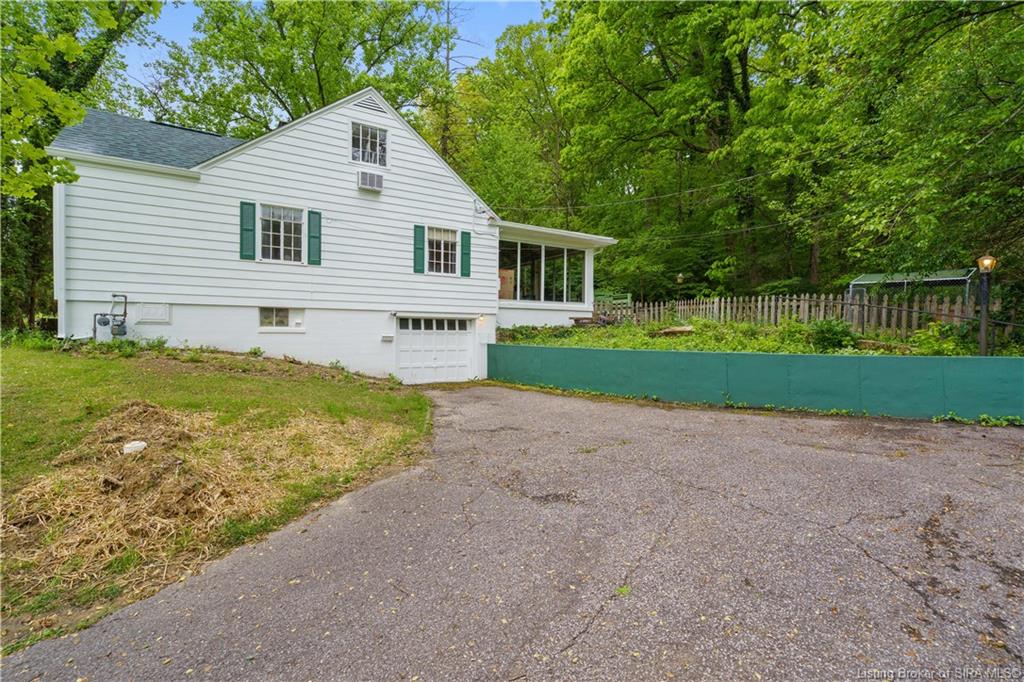 1511 Valley View Road New Albany, IN 47150 - Photo 4 of 7 Gallery Image 4
