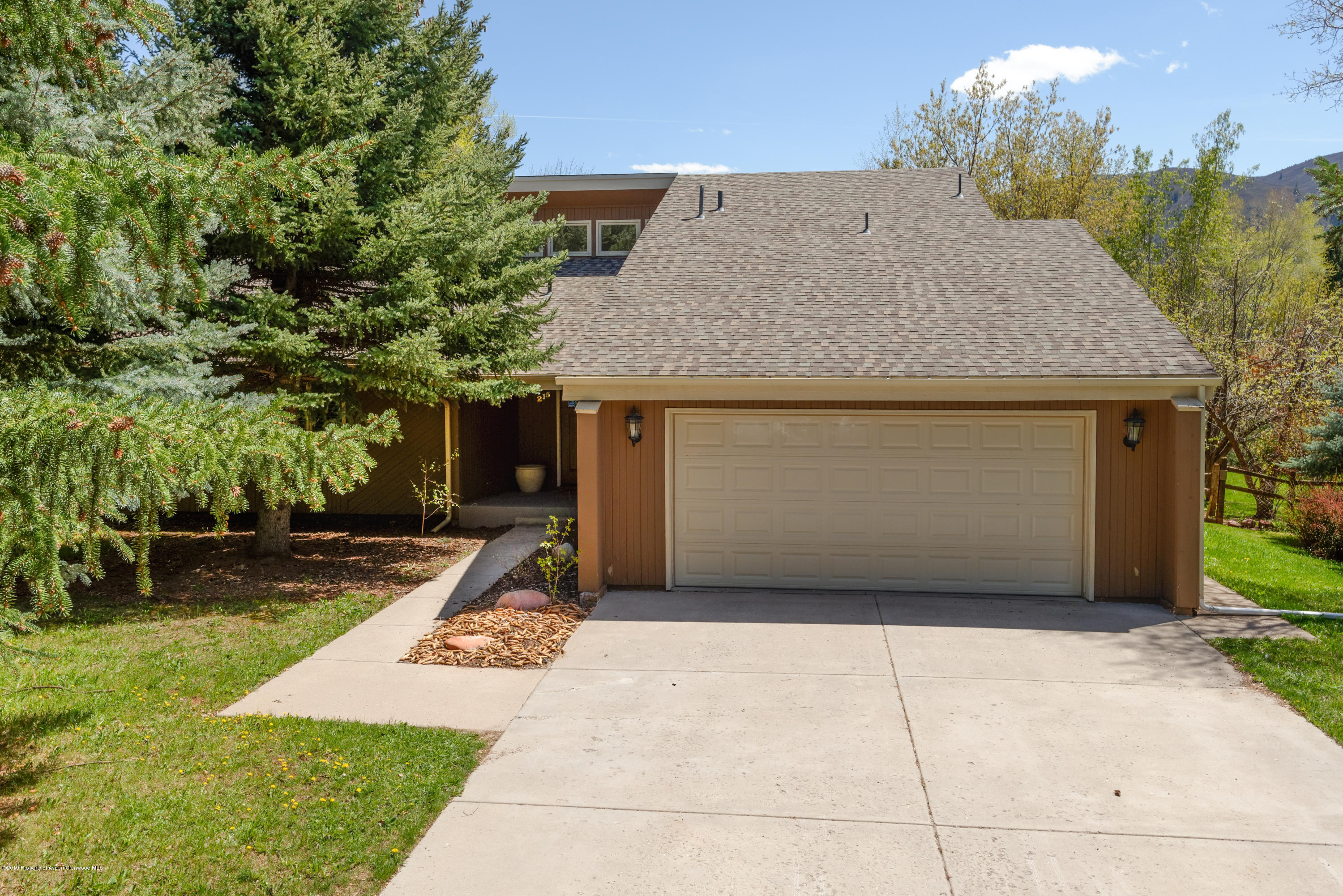 215 Riverside Drive Basalt, CO 81621 - Photo 5 of 33 215RiversideDr_HiRes031