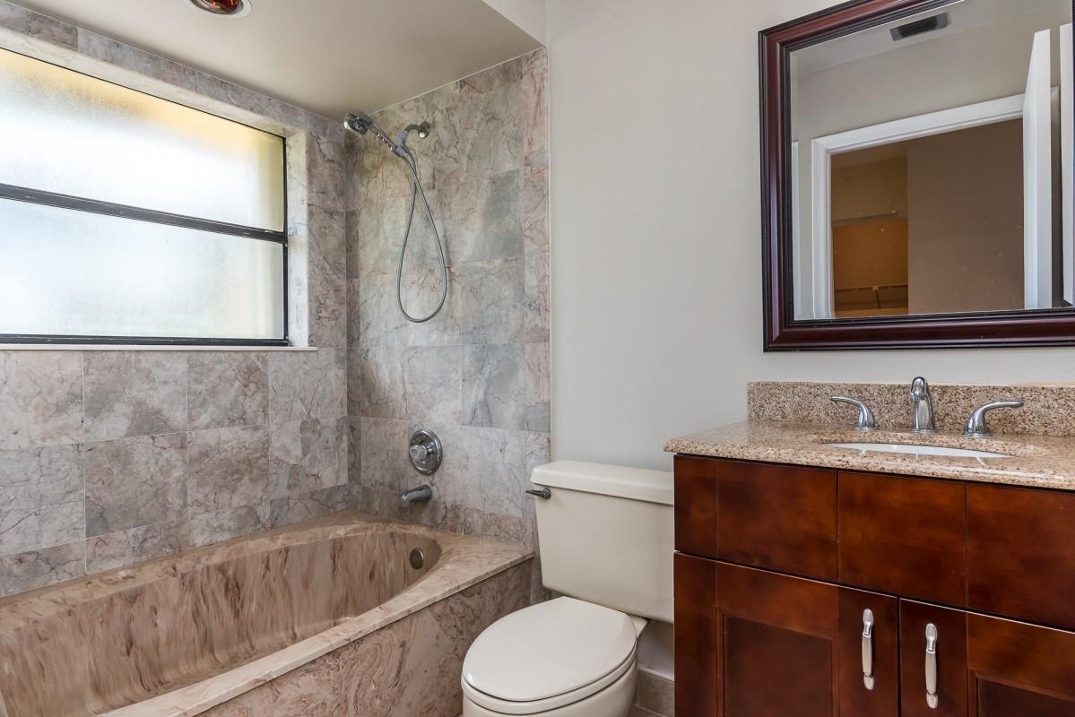 5663 Fox Hollow Drive, Unit D Boca Raton, FL 33486 - Photo 13 of 24 photo-13jpg