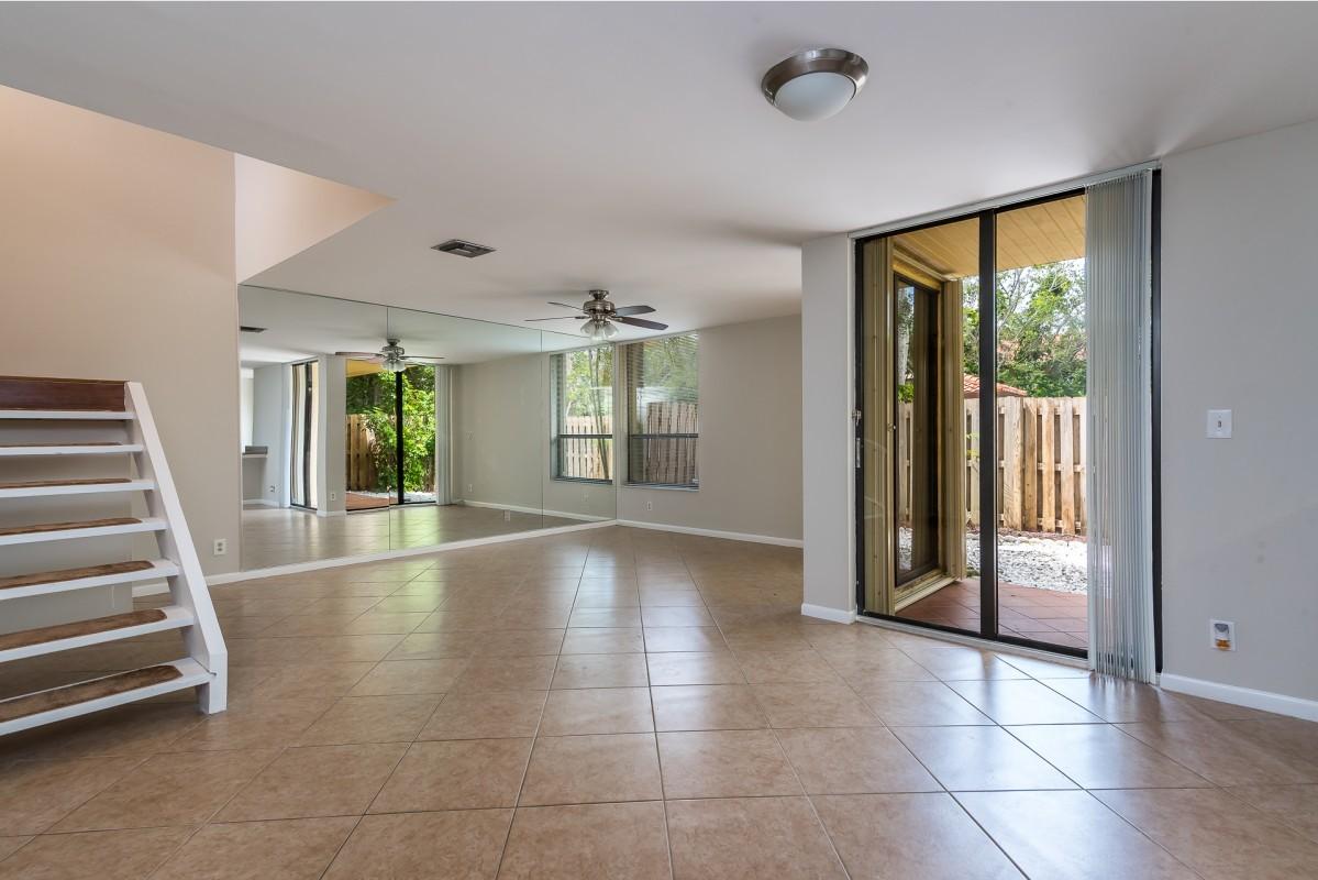 5663 Fox Hollow Drive, Unit D Boca Raton, FL 33486 - Photo 4 of 24 photo-4jpg