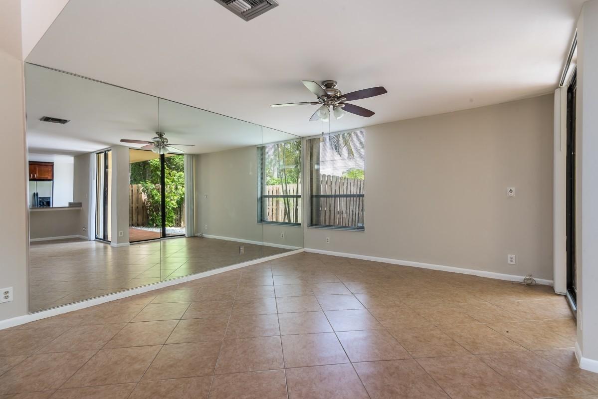 5663 Fox Hollow Drive, Unit D Boca Raton, FL 33486 - Photo 5 of 24 photo-5jpg