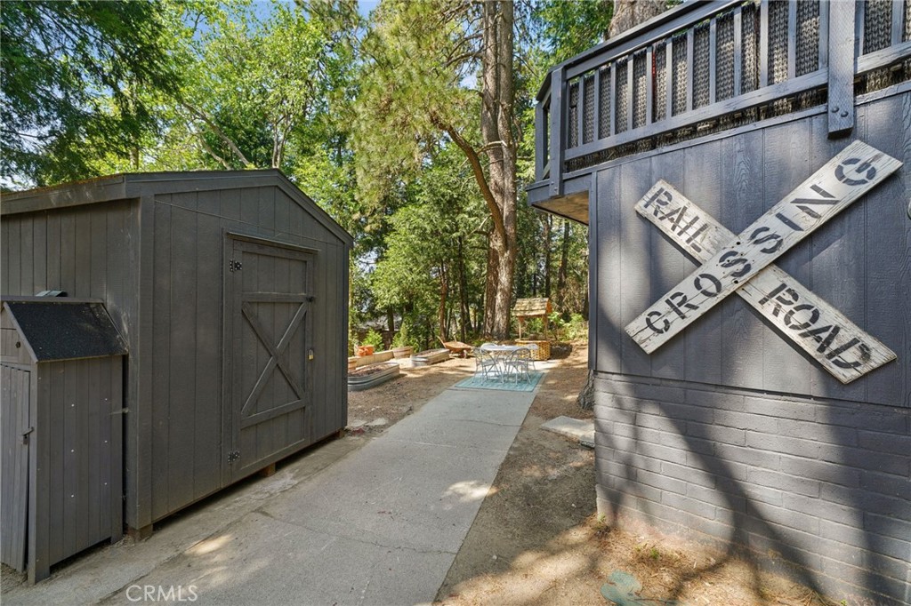 21875 Sawpit Canyon Road Cedarpines Park, CA 92322 - Photo 29 of 40