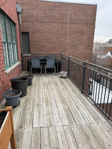 $4,250 | 2650 North Halsted Street, Unit 4, Chicago, IL 60614
