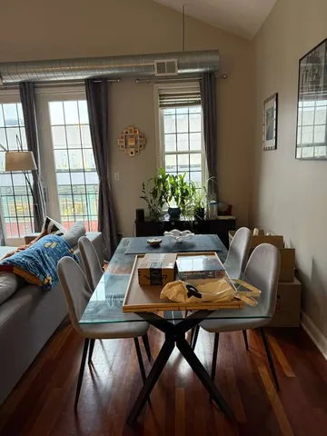 $4,250 | 2650 North Halsted Street, Unit 4, Chicago, IL 60614