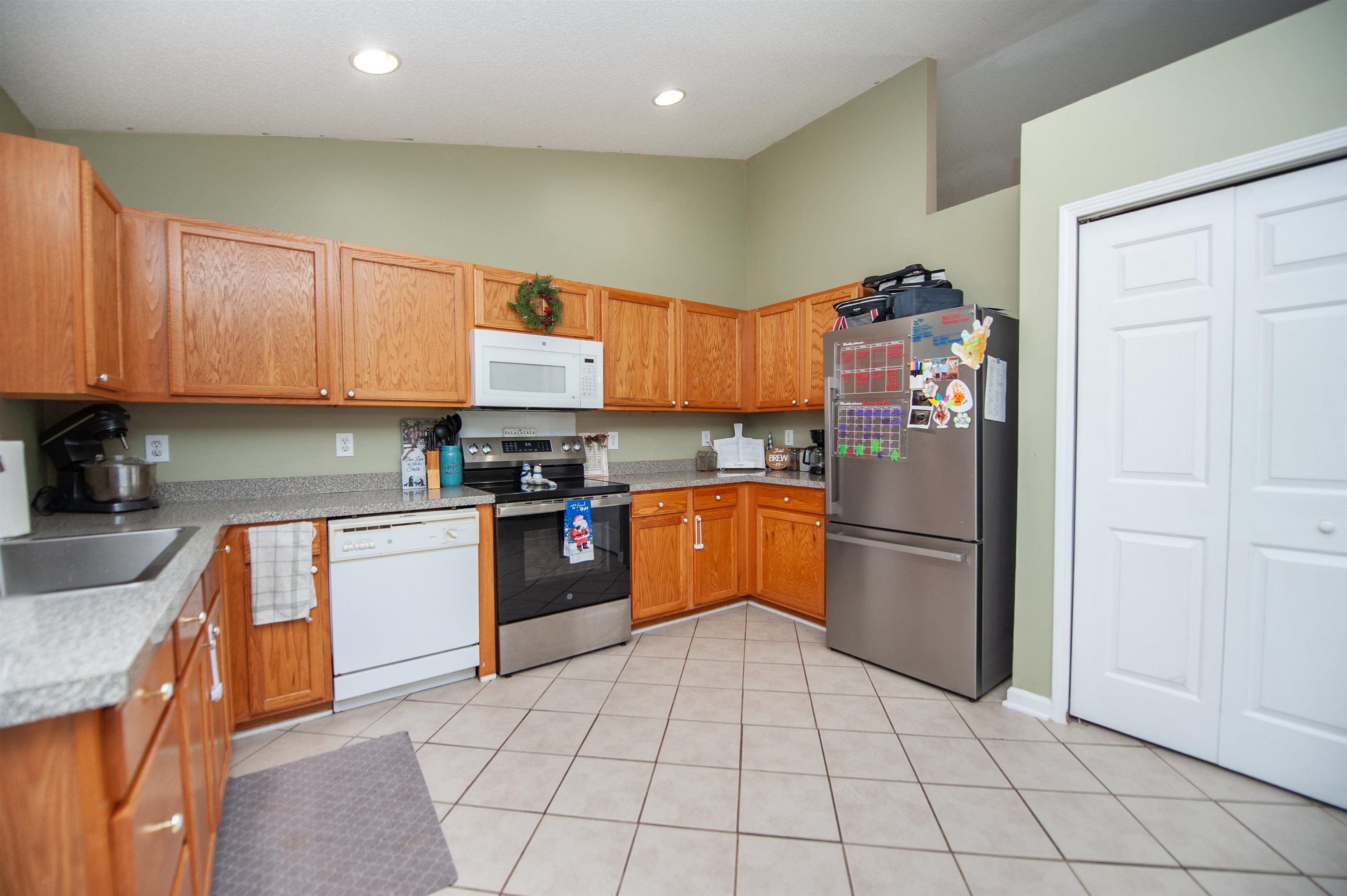 864 Thornbird Circle Boiling Springs, SC 29316 - Photo 4 of 22