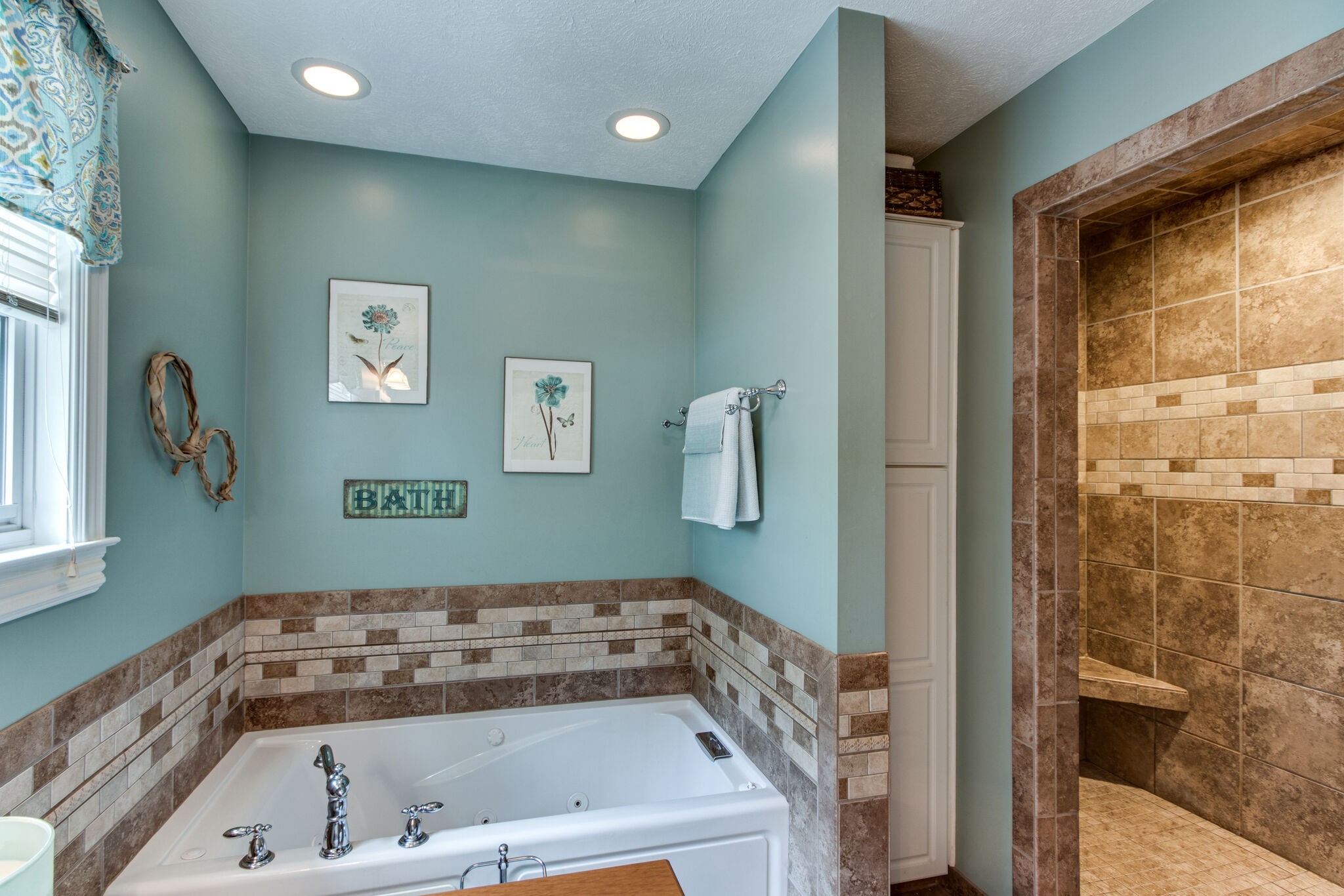 67 Cedar Bend Road Beechgrove, TN 37018 - Photo 23 of 48 a bathroom with a bathtub and shower