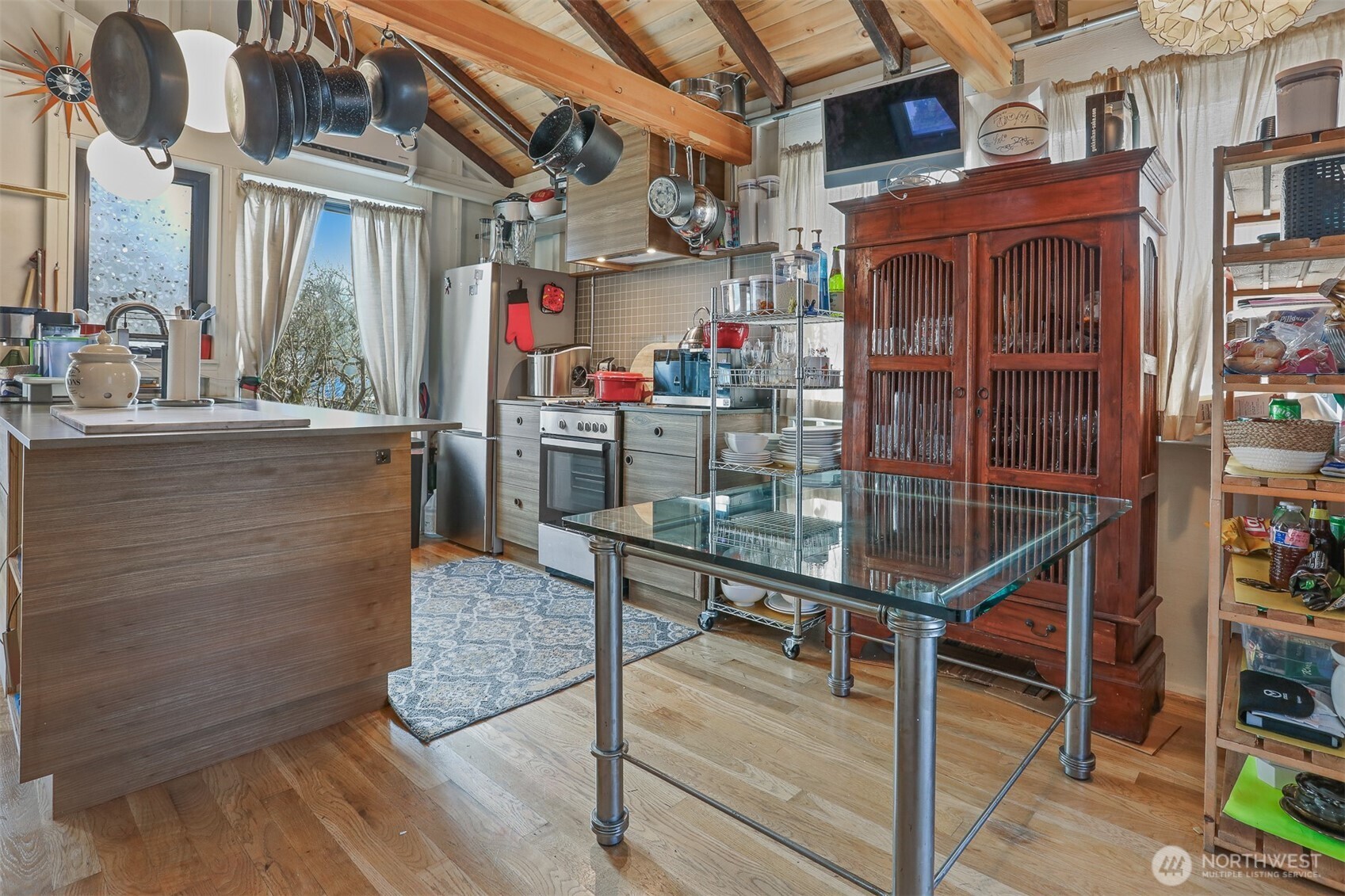 3868 16th Avenue Southwest Seattle, WA 98106 - Photo 17 of 37