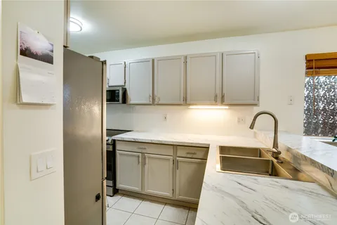 $535,000 | 10319 Midvale Avenue North, Unit A, Seattle, WA 98133