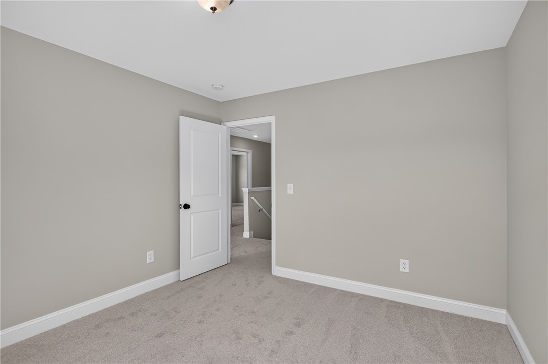 2007 Aberdeen Lane Walhalla, SC 29691 - Photo 24 of 41 A quiet, carpeted room awaits your personal touch, offering a peaceful retreat.