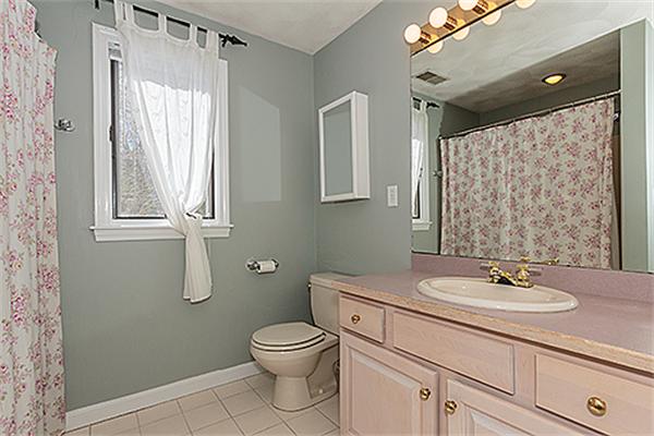 344 Border Road Concord, MA 01742 - Photo 14 of 21 Gallery Image 14