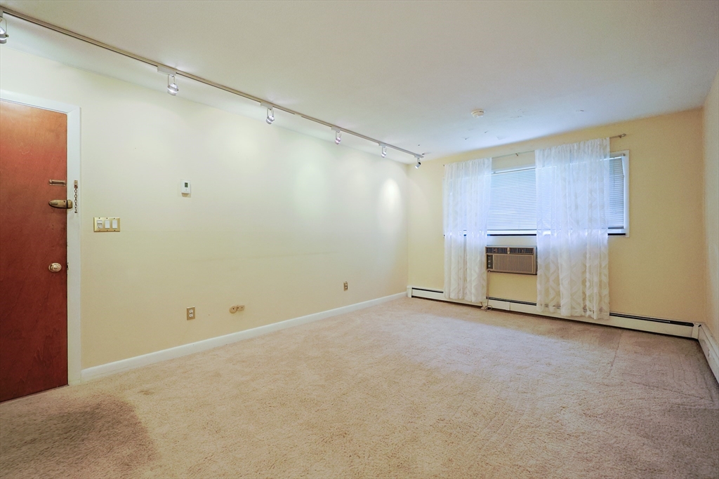 79 Walnut Street, Unit 3 Newton, MA 02460 - Photo 8 of 18 Gallery Image 8