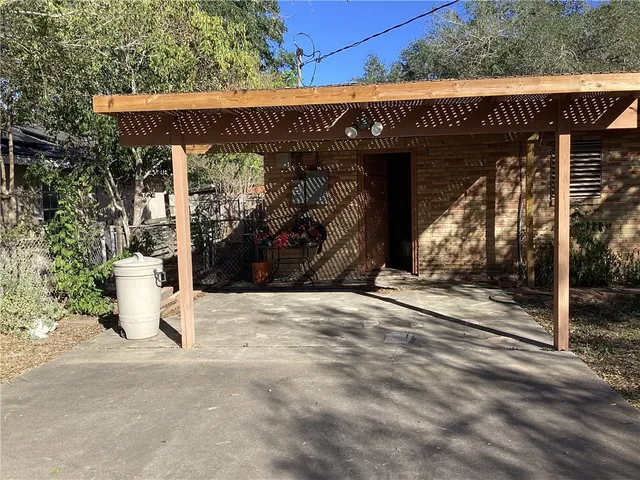 a view of a house with garage