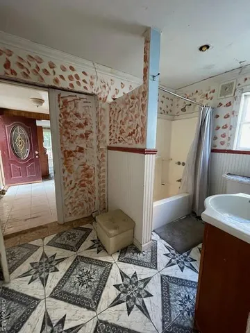 $650,000 | 817 Southard Street, Baldwin, NY 11510