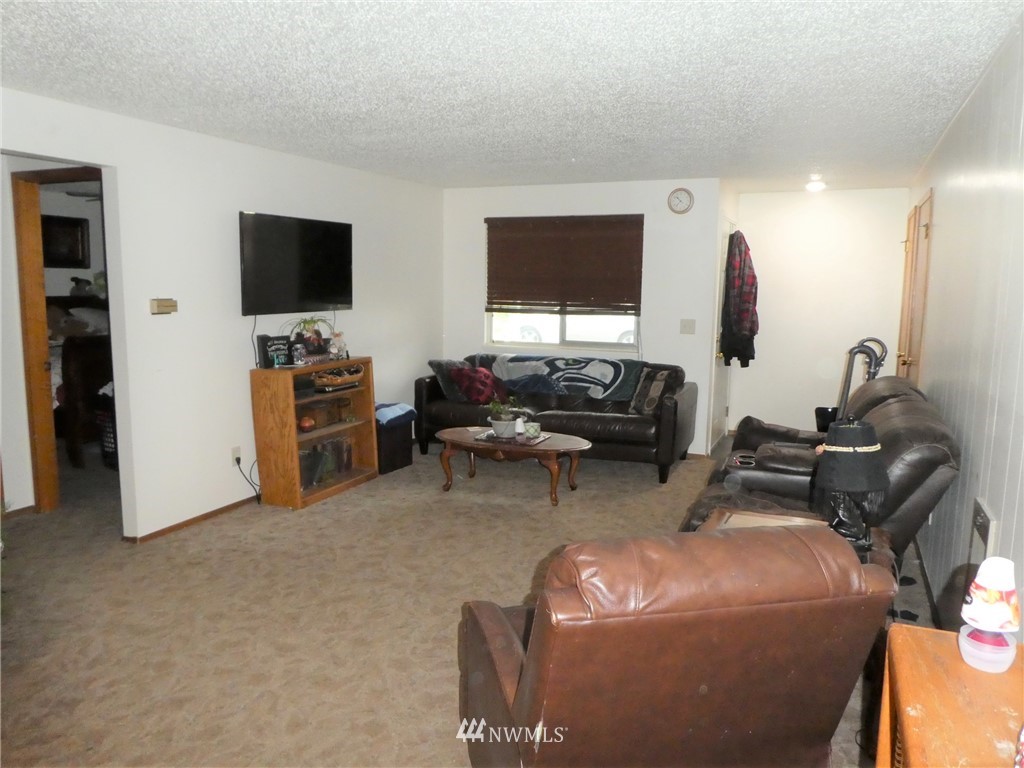 5422 Schoth Road Southwest Tumwater, WA 98512 - Photo 12 of 19 Gallery Image 12