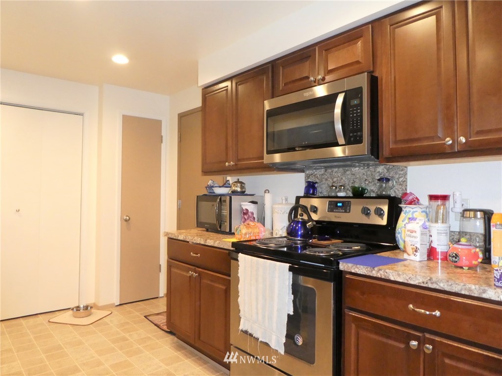 5422 Schoth Road Southwest Tumwater, WA 98512 - Photo 4 of 19 Gallery Image 4