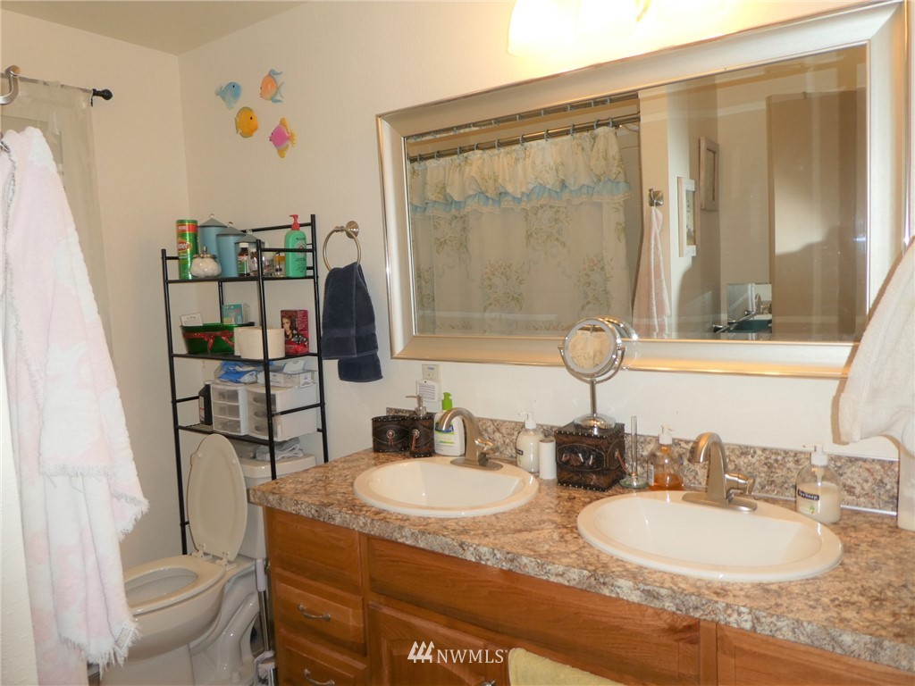 5422 Schoth Road Southwest Tumwater, WA 98512 - Photo 7 of 19 Gallery Image 7