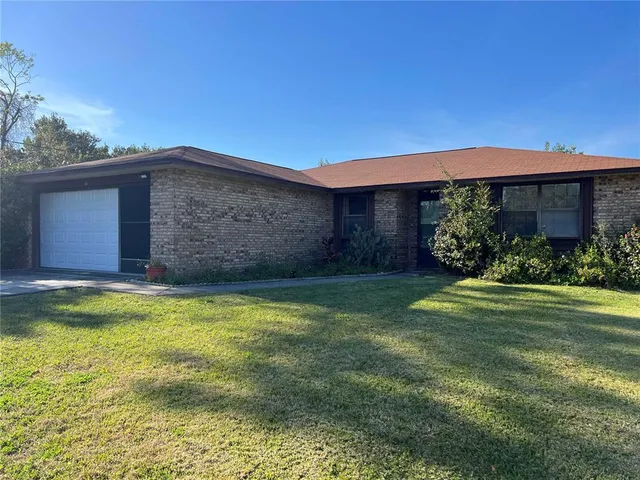 $1,750 | 33 Fernwood Lane, Palm Coast, FL 32137