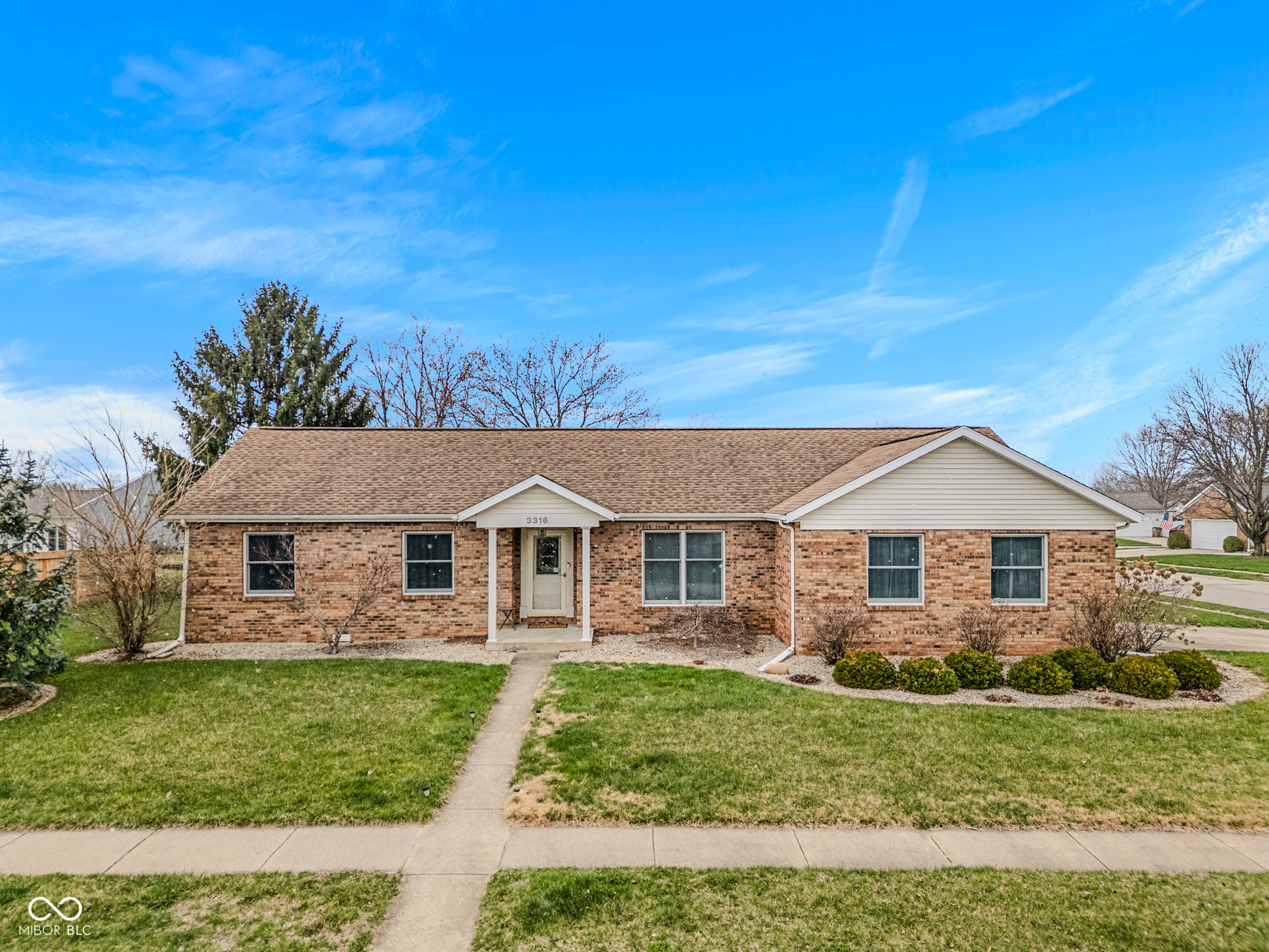 3316 Cox Lane Columbus, IN 47203 - Photo 1 of 26