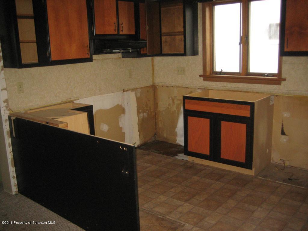 513 Hampton Street Scranton, PA 18504 - Photo 5 of 8 Gallery Image 5