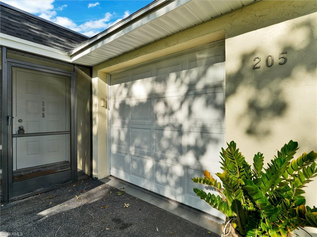 205 Georgetown Boulevard, Unit 23 Naples, FL 34112 - Photo 7 of 42