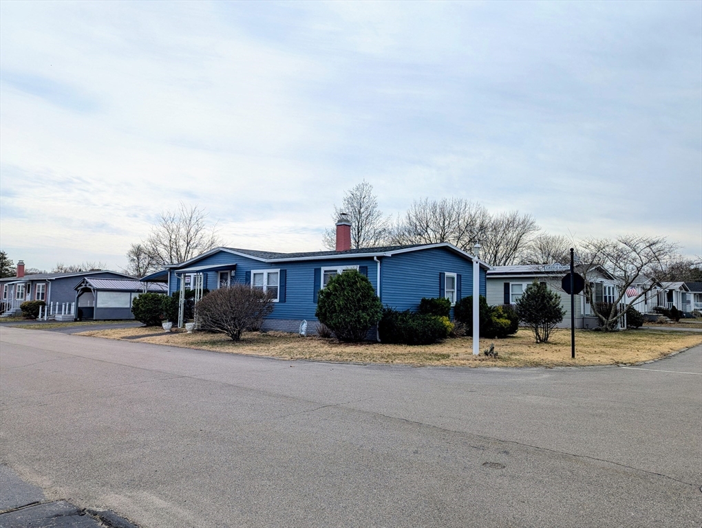 44 Castle Road Attleboro, MA 02703 - Photo 3 of 23