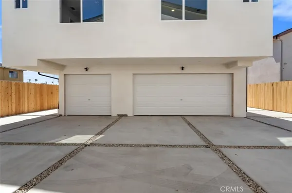 $3,900 | 707 West 80th Street, Los Angeles, CA 90044