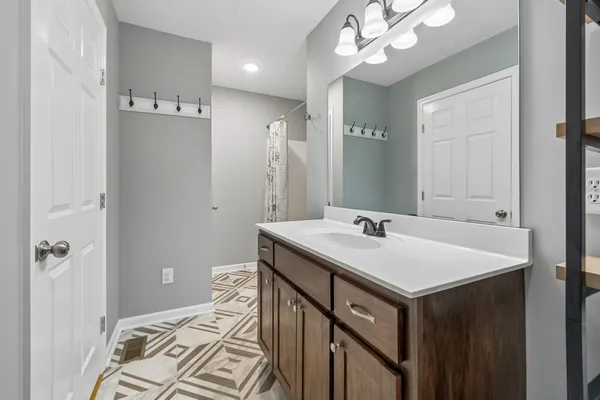 $285,000 | 293 Hawkins Road, Westmoreland, TN 37186